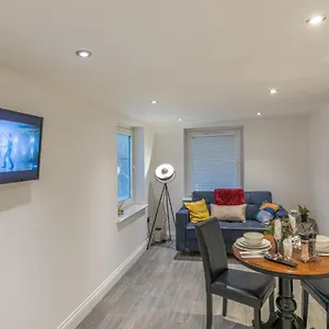 https://luxury-hollywood-getaway-in-the-heart-of-the-city.brighton-hotels-england.com